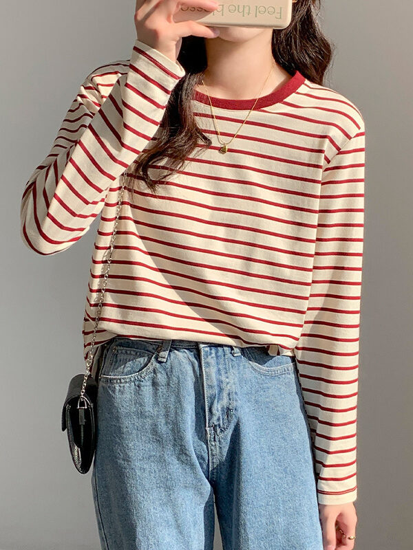 Cotton striped long sleeved T-shirt women's new western style inner wear round neck bottoming shirt loose leisure short top
